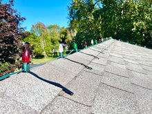 Load image into Gallery viewer, LightingByHHD Black Ridge Clips for Christmas Light Bulb Roof Mounting – Pack of 25